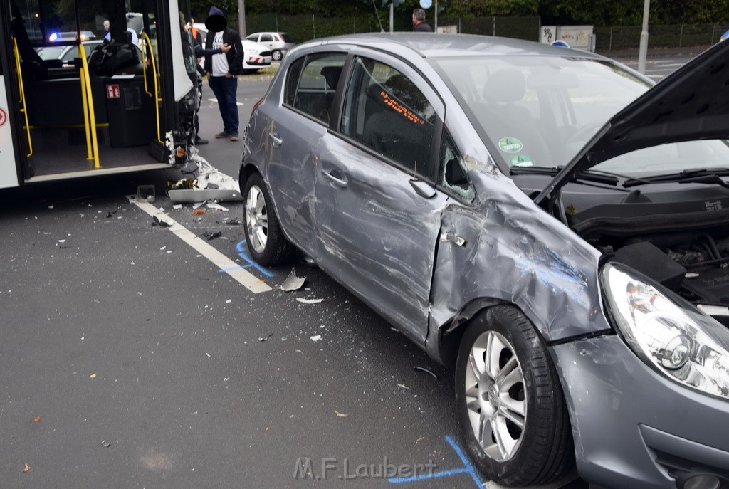 VU Bus Pkw Koeln Porz Gremberghoven Steinstr Konrad Adenauerstr P27.JPG - Miklos Laubert